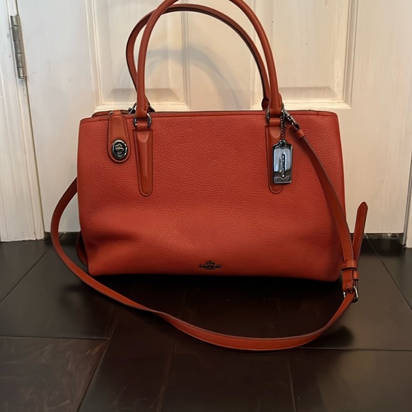 Coach Handbags - Coach bag like new condition